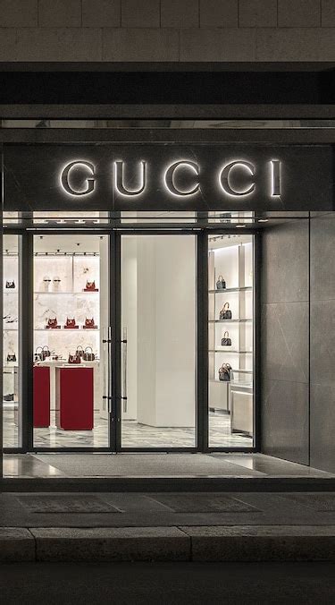 prima gucci milano|Milano Monte Napoleone Flagship .